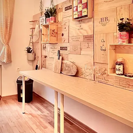 Sunny - In Zone With Private Garage * Karlsbad