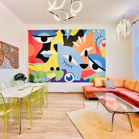 Sunny - In Zone With Private Garage Apartment *