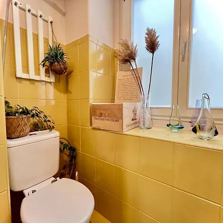 Sunny - In Zone With Private Garage Appartement